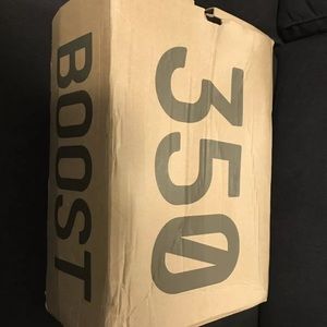 Yeezy boost 350 v2 white size 11.5